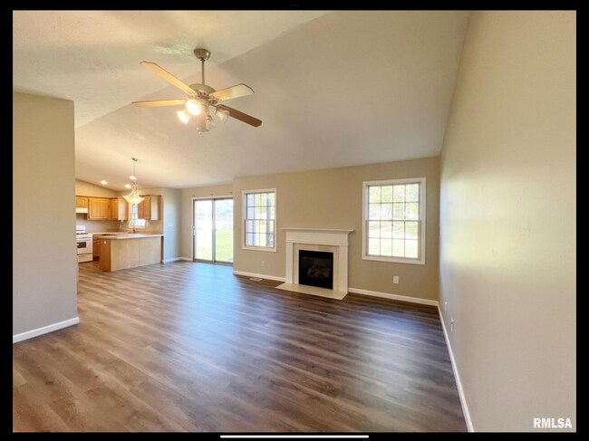 Foto del edificio - 1919 English Oak