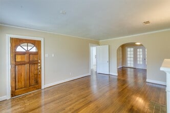 Building Photo - 236 W 31st St