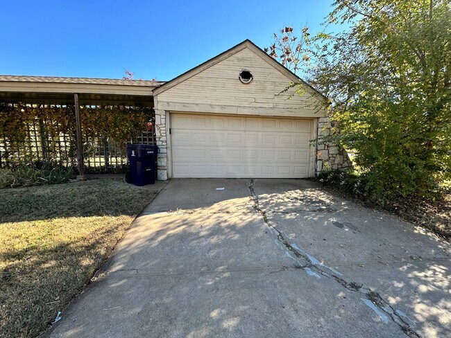 Foto del edificio - 2 Bed 1 bath in NW OKC