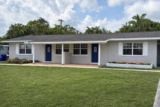 Building Photo - 1924 Coronado Rd