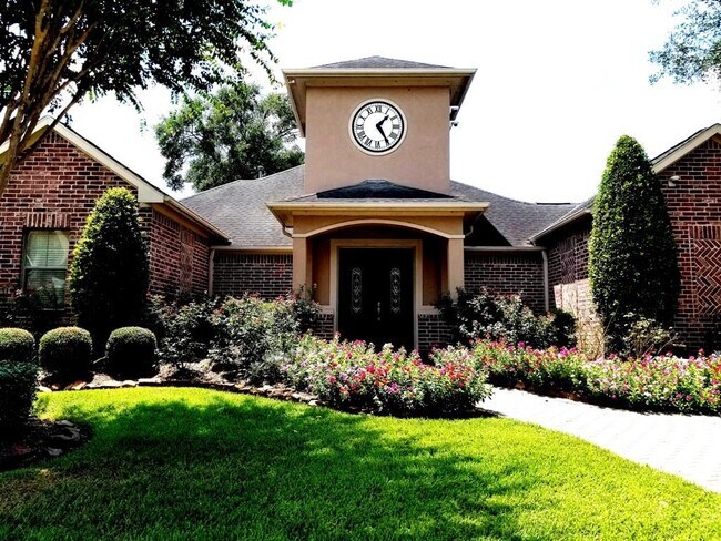 Foto del edificio - 7907 Bachwood Dr Dr