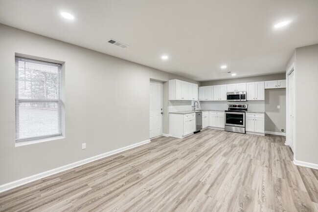 Foto del edificio - 5494 Saddle Club Rd