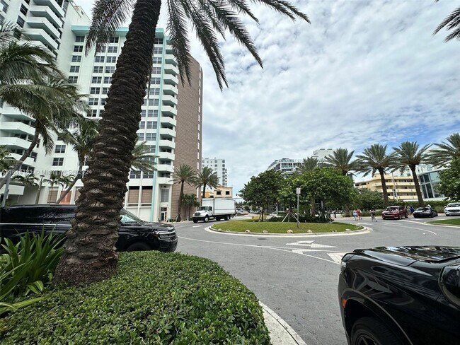 Foto del edificio - 2899 Collins Ave