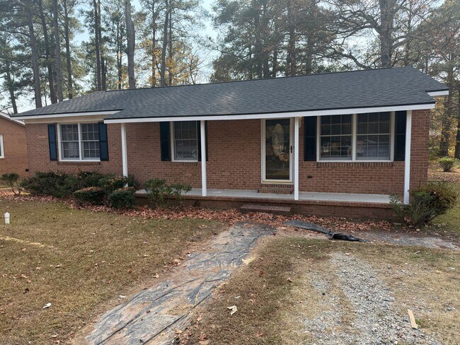 Foto del edificio - COMING SOON - RENOVATED HOUSE - NOW ACCEPTING APPLICATIONS