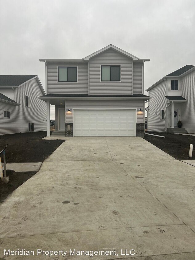 3 br, 2 bath House 6357 Saint Ann Ave House Rental in Horace, ND