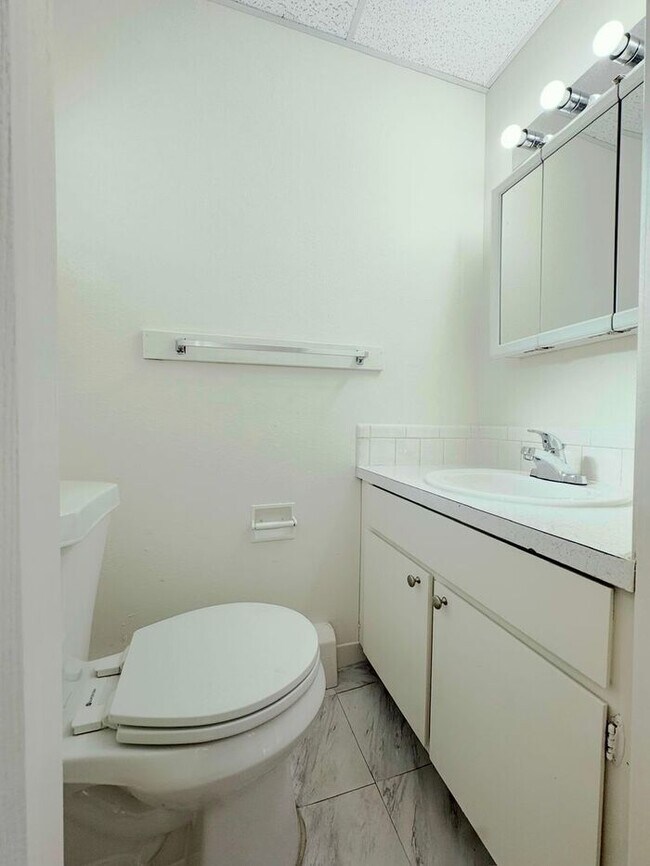 Foto del edificio - Beautiful 2 Bedroom Town Home!