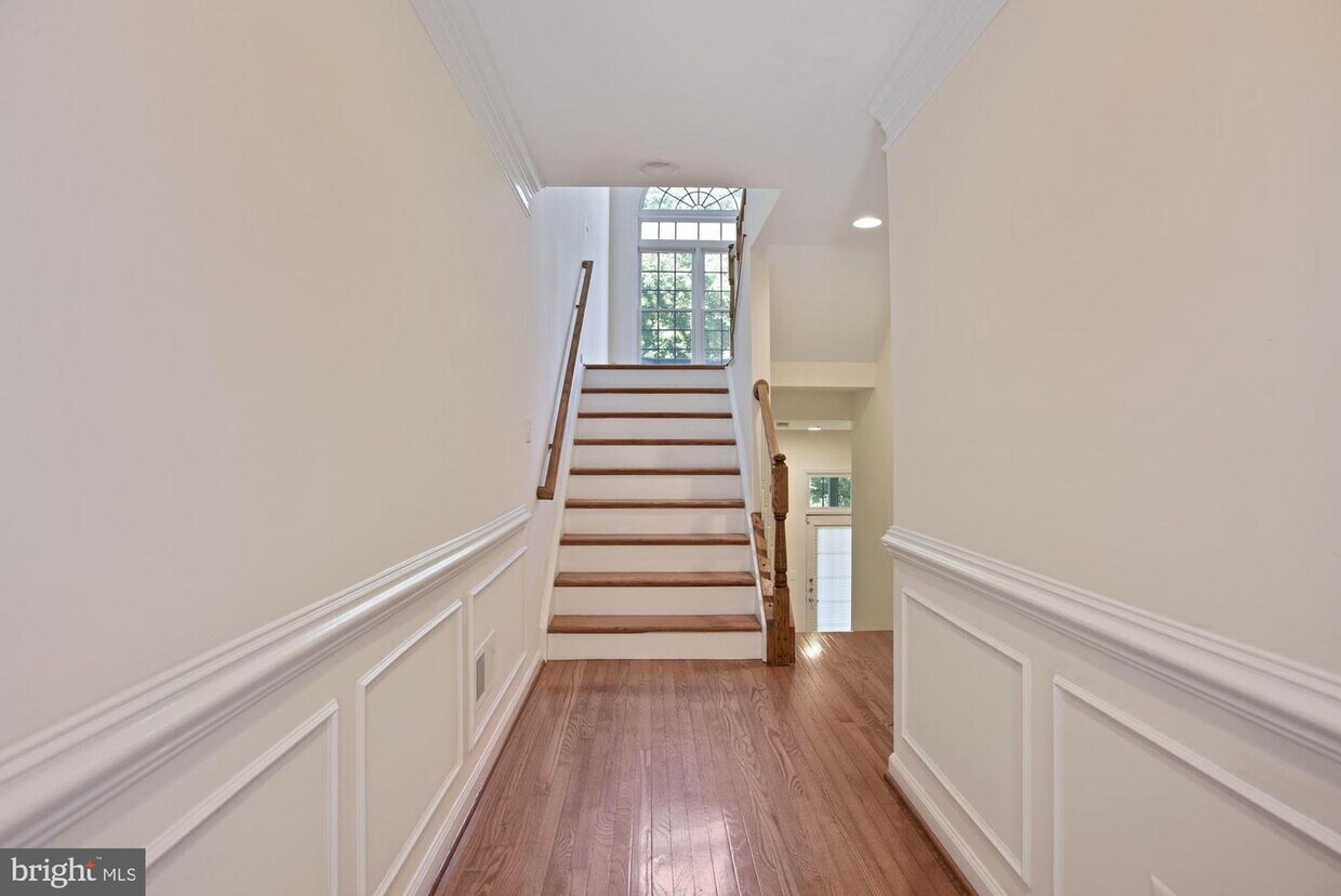 1614 Leeds Castle Dr, Vienna, VA 22182 Townhome Rentals in Vienna VA