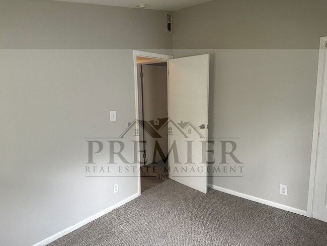 Building Photo - 505 N Geronimo Dr