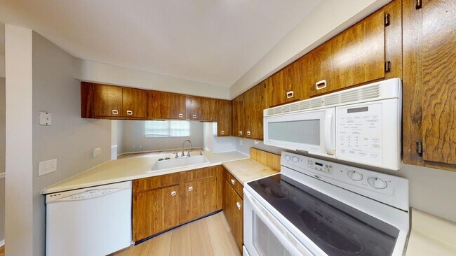 Building Photo - 7344 Pebblestone Drive #C