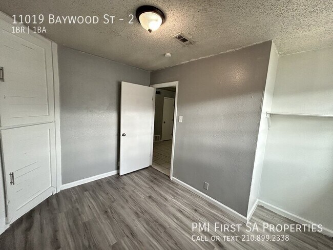 Foto del edificio - 11019 Baywood St