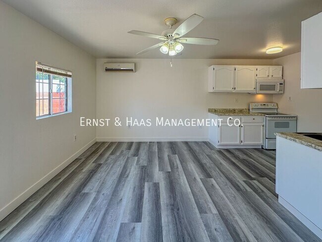 Foto del edificio - 1039 E Ridgewood St