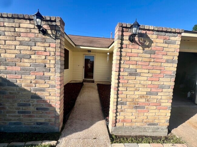 Foto del edificio - 17010 Sunview Ct
