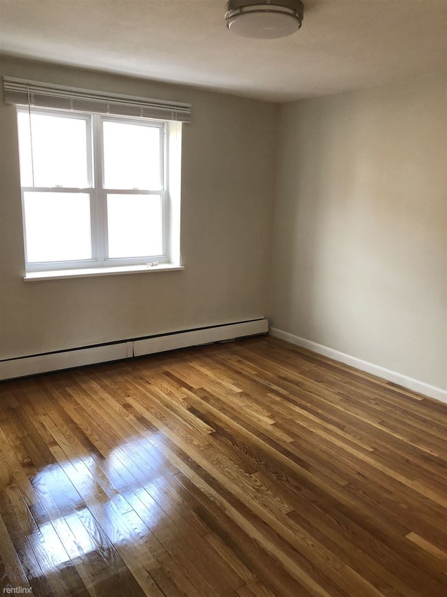 Building Photo - 2 br, 1 bath Condo - 43 Colborne Rd #3