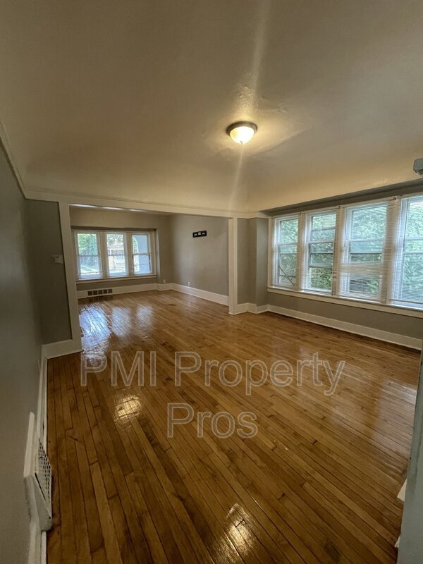 Foto del edificio - 2523 N 45th St