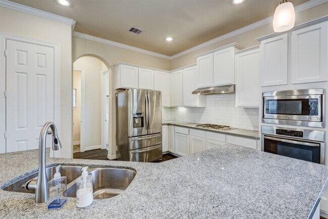 Foto del edificio - 10804 Kyler Oaks Pl