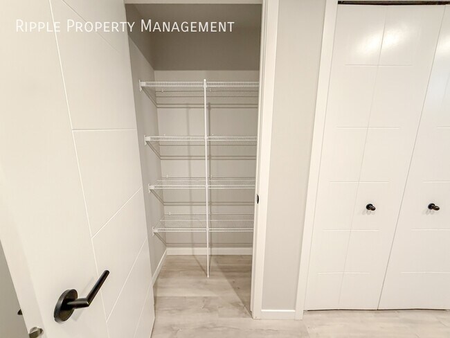 Building Photo - Modern 1 Beds, 1 Baths Basement/Lower | Av...