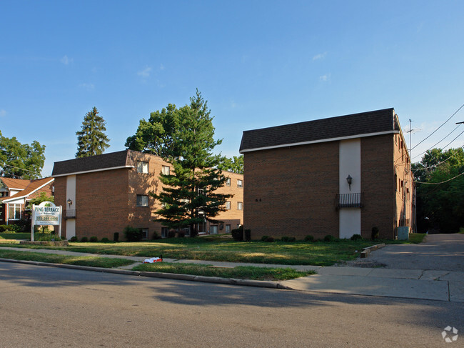 Foto del edificio - Vernon Court Apartments