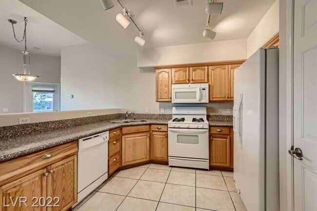 Foto del edificio - 2BD Condo For Rent!