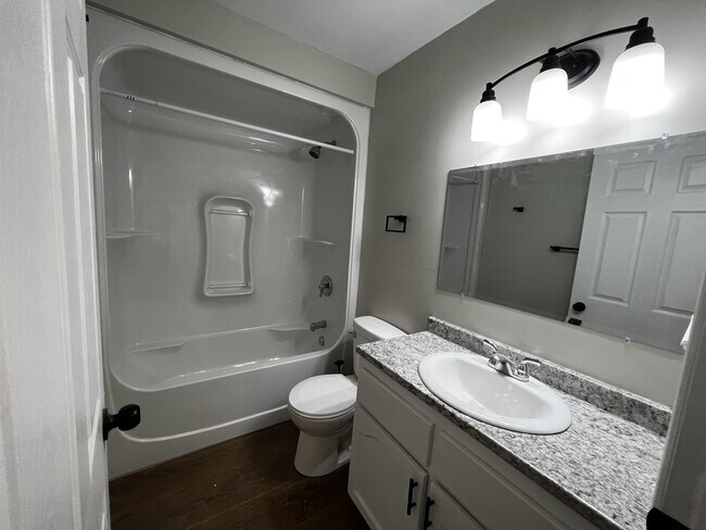 Building Photo - 142 Almac