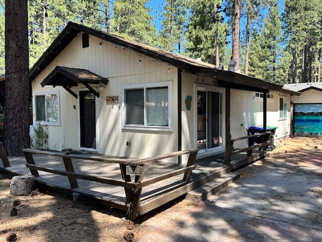 Building Photo - 815 Capistrano Ave