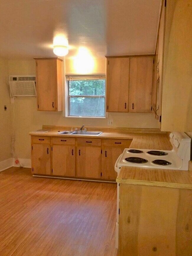 Building Photo - 482 County Rd 2212