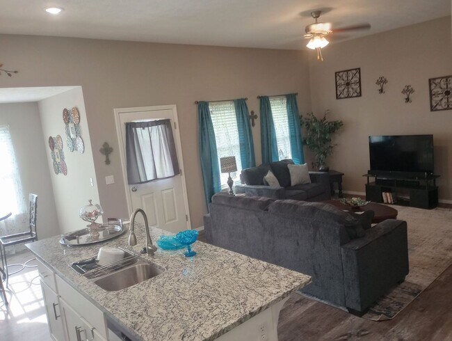 Foto del edificio - 3 Bedroom Single Family Home in Rogersville