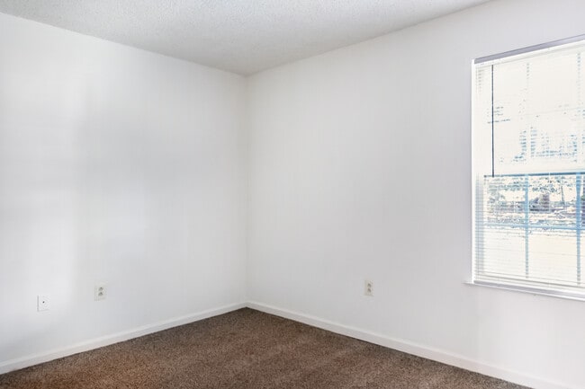 Foto del edificio - Mallard Cove Apartments