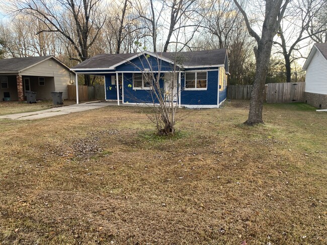 Photos are done during the last remodel and will look a little different than pictures, please use pics as a reference. - 603 Walnut Dr