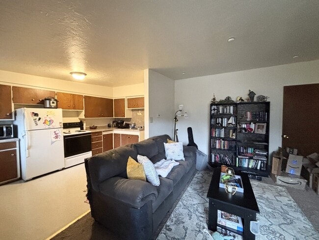 Building Photo - 472 E Granite Ave