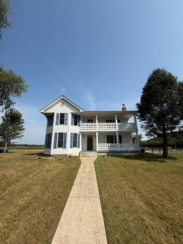 Primary Photo - Historic Southern Estate on 127 Acres with...