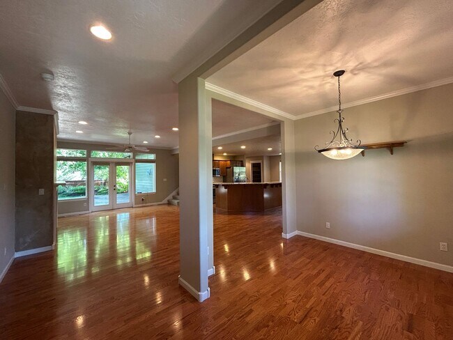 Foto del edificio - Well Maintained 3 Bedroom / 2 Bathroom Hom...