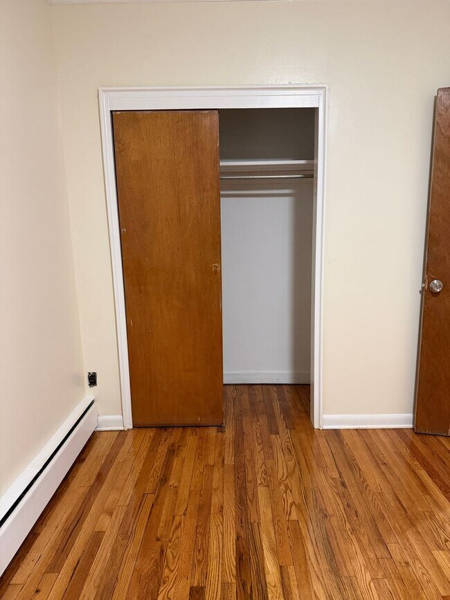 Foto del edificio - 3834 Amundson Ave