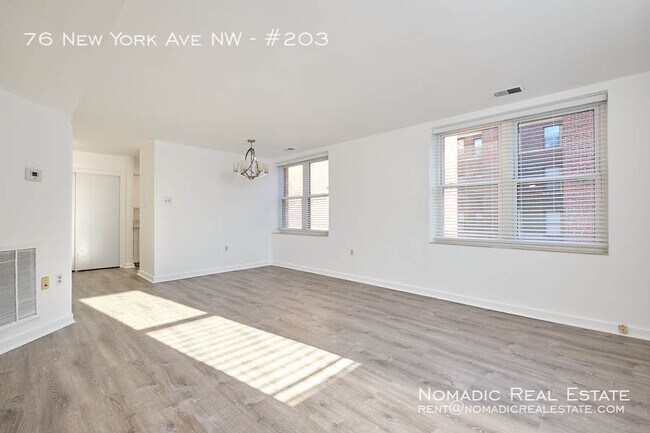 Foto del edificio - 76 New York Ave NW