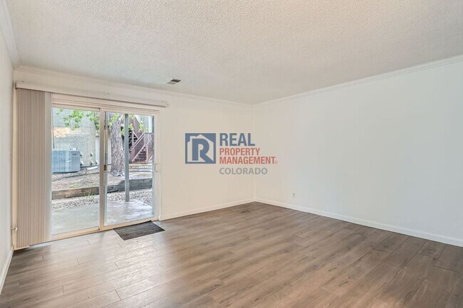 Foto del edificio - 5300 E Cherry Creek S Dr