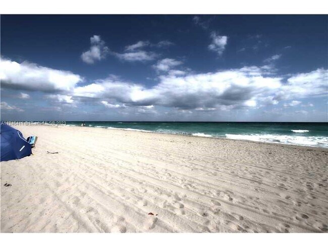 Building Photo - 1201 S Ocean Dr
