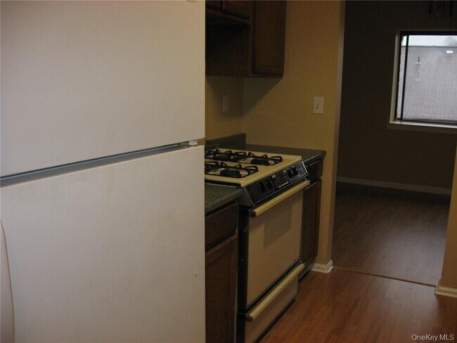 Building Photo - 609 Kennedy Dr