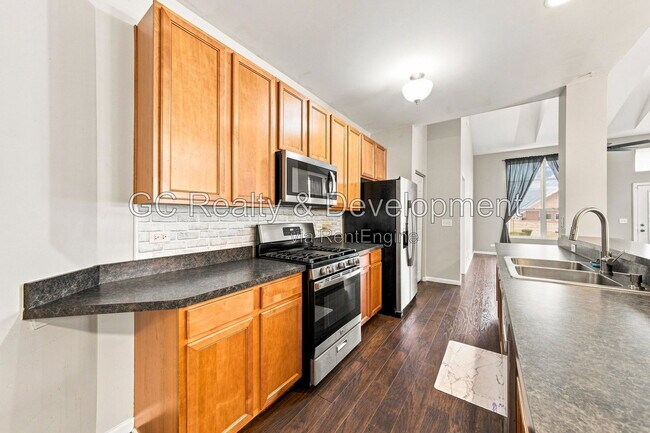 Building Photo - 8026 Bluestem Ave