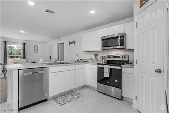 Building Photo - 3611 39th St SW