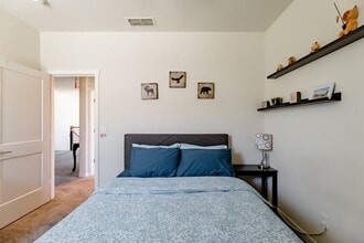 Building Photo - 4460 English Elm St