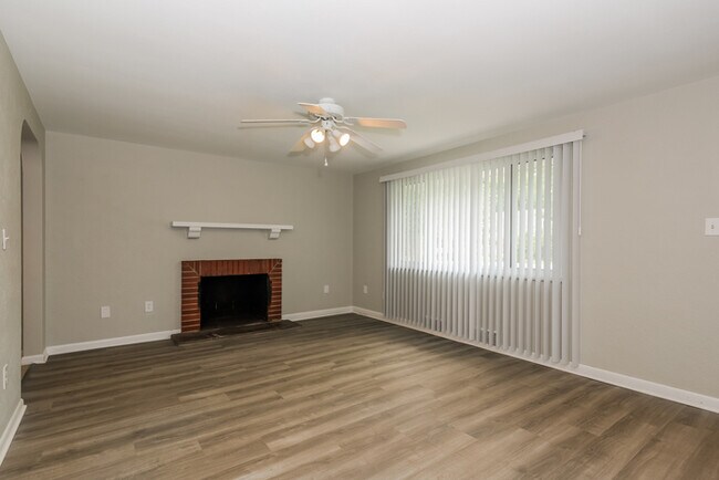 Foto del edificio - 3899 Timberline Dr