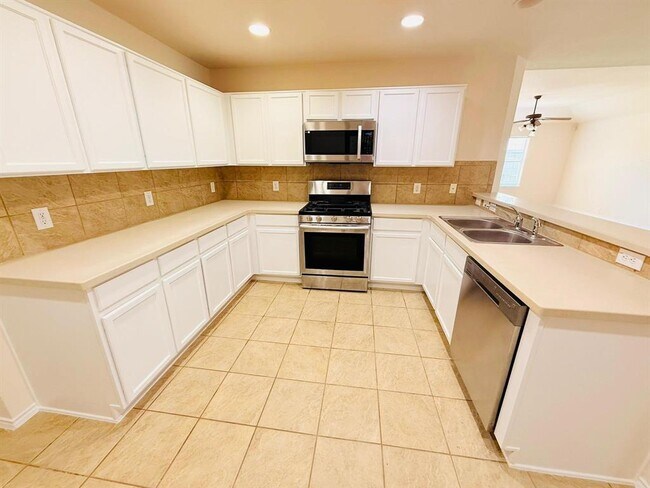Foto del edificio - 5818 Kenwood