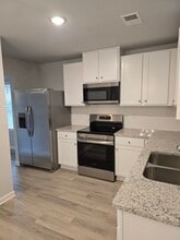 Building Photo - 7258 Crestside Dr