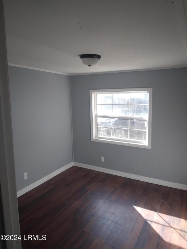 Building Photo - 107 Bonaire Cir S