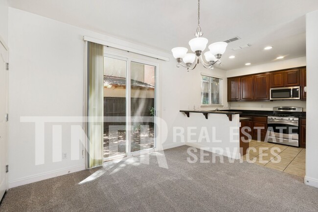 Building Photo - 5418 Washoe St