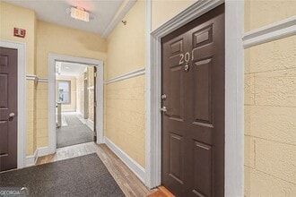 Building Photo - 2855 Peachtree Rd NE