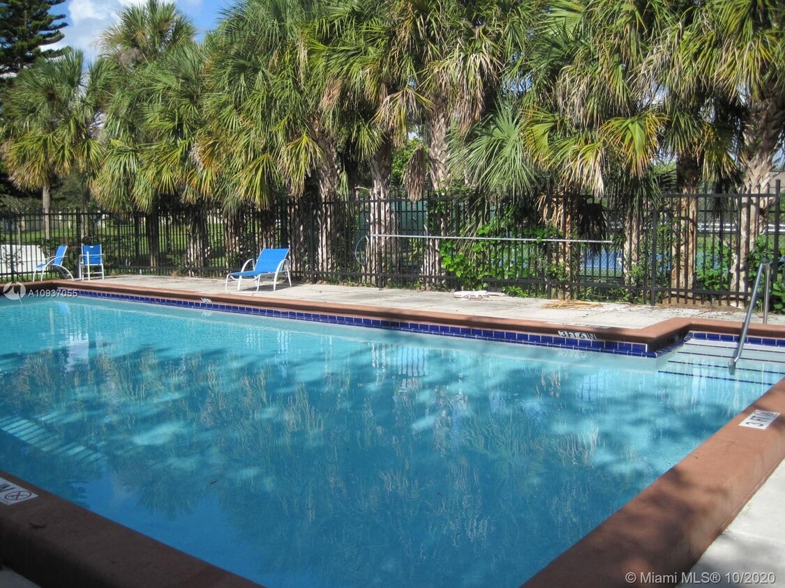 Primary Photo - 2083 Coral Ridge Dr