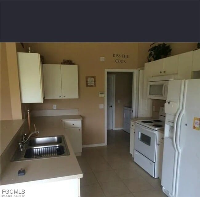 Building Photo - 5245 SW 20th Ave