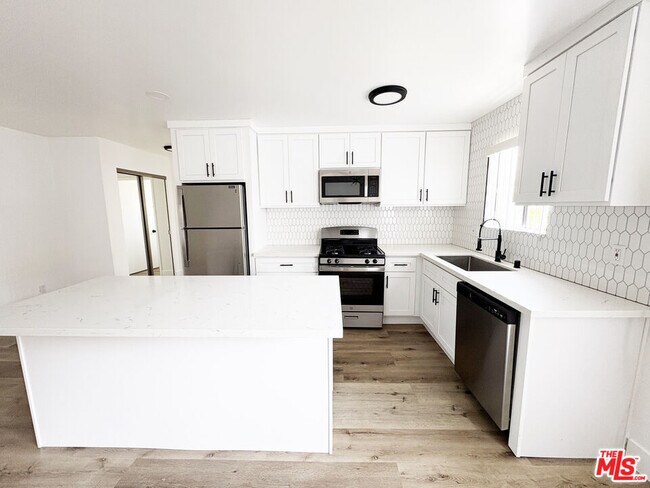 Foto del edificio - 5440 Carlton Way