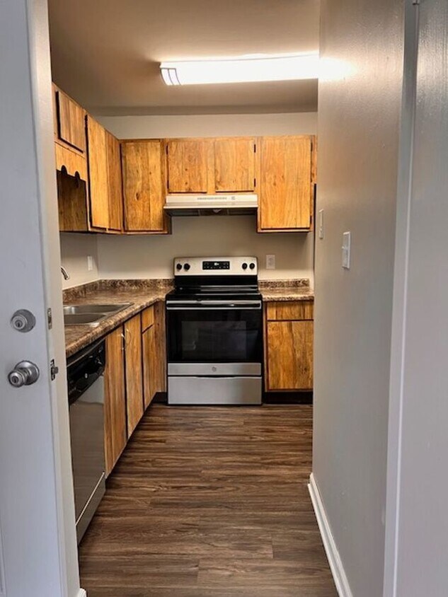 1067 Scarborough Ct Unit G1, Chesterton, IN 46304 Room for Rent in