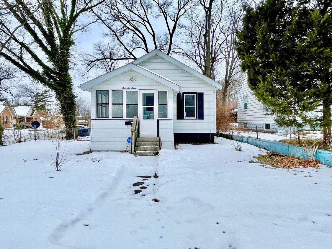 Primary Photo - Two Bedroom Home in Muskegon